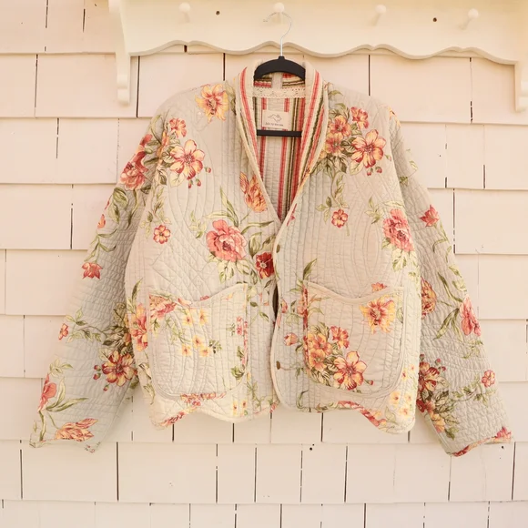 Upcycled Floral Quilt Jacket M • L • XL - Picture 1 of 9